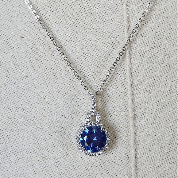 NWT Ryze White Denim Blue Cubic Zirconia .925 Sterling Silver Lock Necklace - Picture 3 of 9
